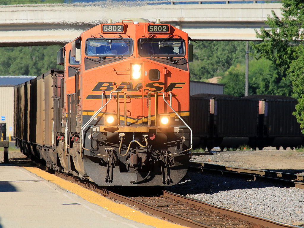 BNSF 5802